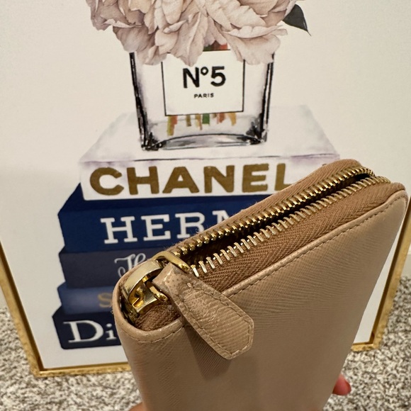 Prada Zip Wallet - Picture 4 of 4